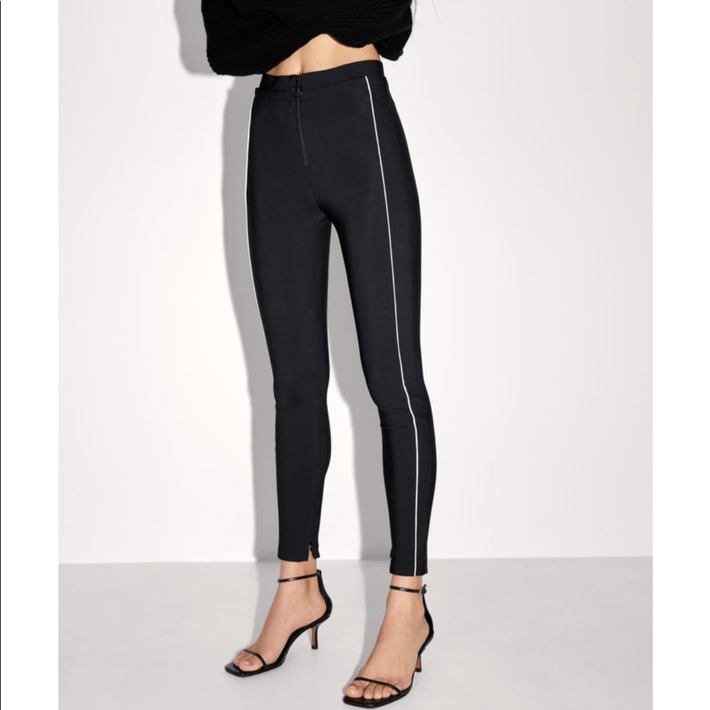 Super stretchy piped leggings